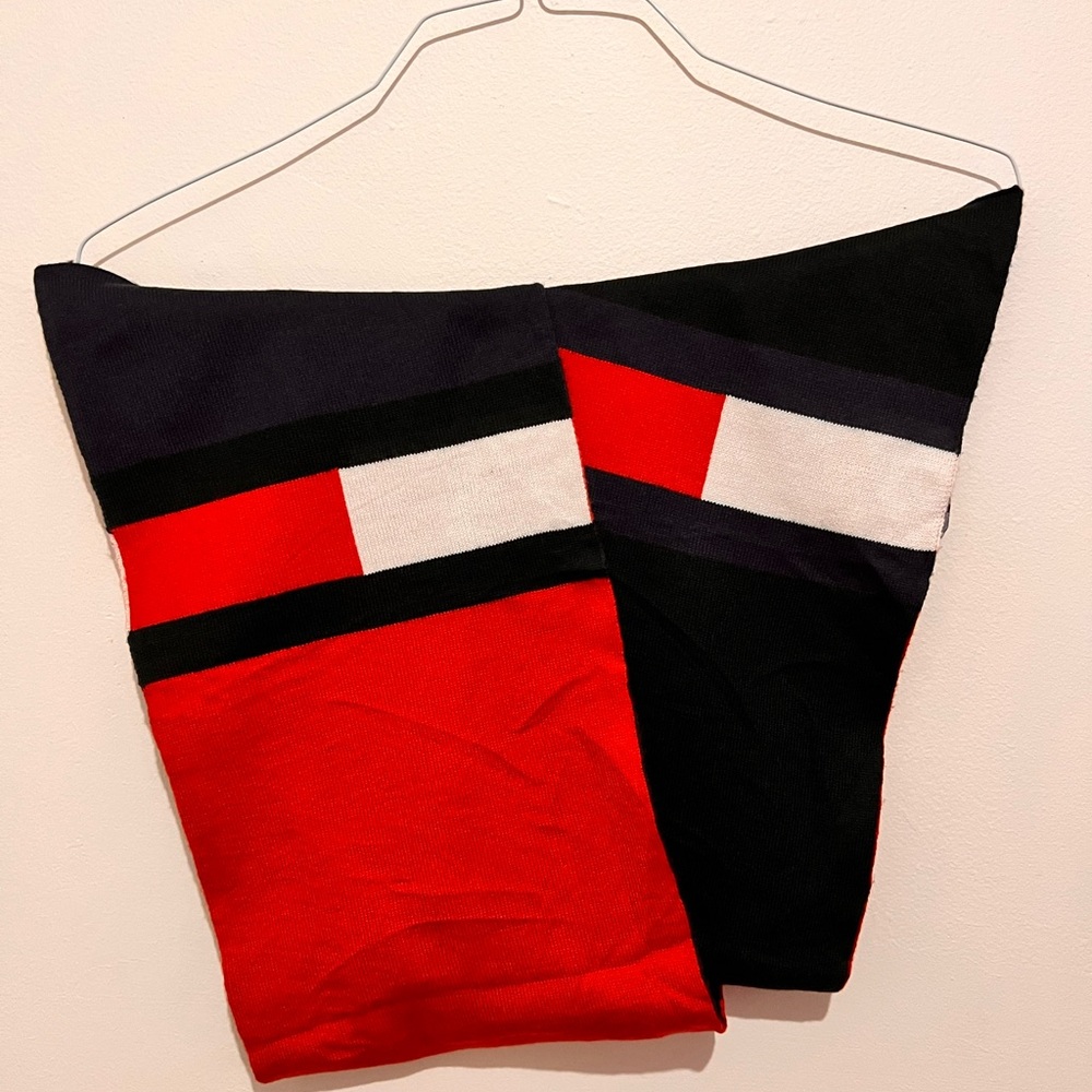 Beanie and Scarf set by Tommy Hilfiger - Picture 4 of 4